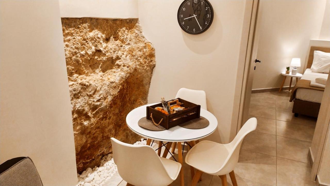 Uni Island - Old Town Suites Heraklion Exterior foto